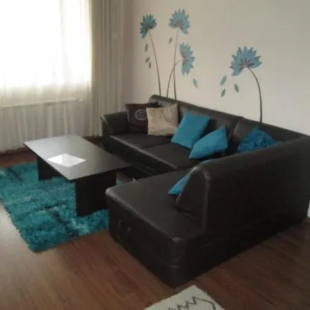 Royal Towers Alexander Services Private Daire
